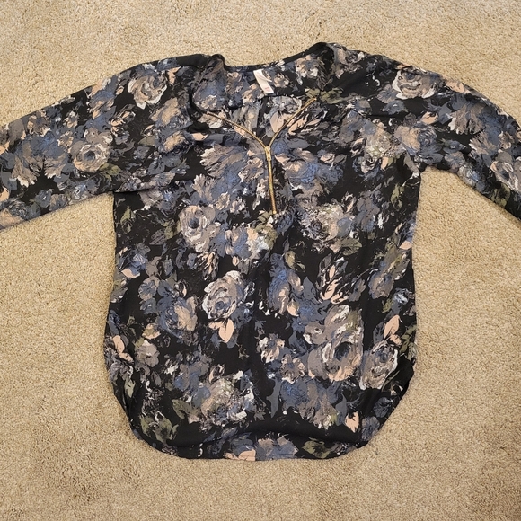 Flower patterned blouse - Picture 1 of 3